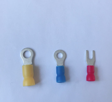 易插入接线端子